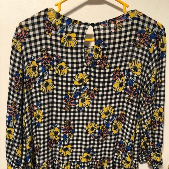 Charming ONE ❤️ CLOTHING. Los Angeles Spring top size Large. NWOT - Picture 4 of 9